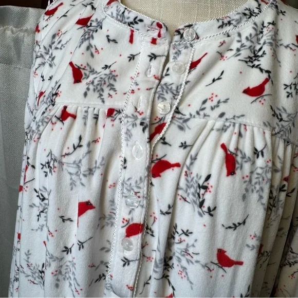 ARIA Collection Cardinal White and Red Nightgown Medium (Oversized - See Desc) - Picture 5 of 13